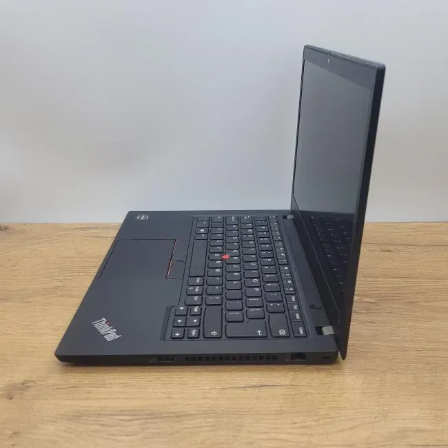 ThinkPad T495 AMD RYZEN 5 PRO 3500U 8GB 256GB NVMe 14_ FHD portátil Windows 11 Clase A (4).webp