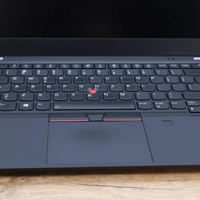 Lenovo thinkpad t495 (3).webp