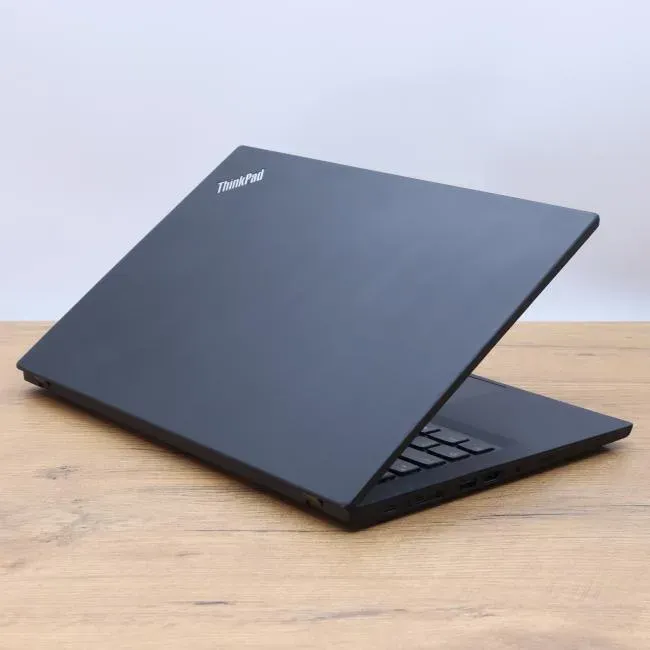 Lenovo thinkpad t495 (6).webp