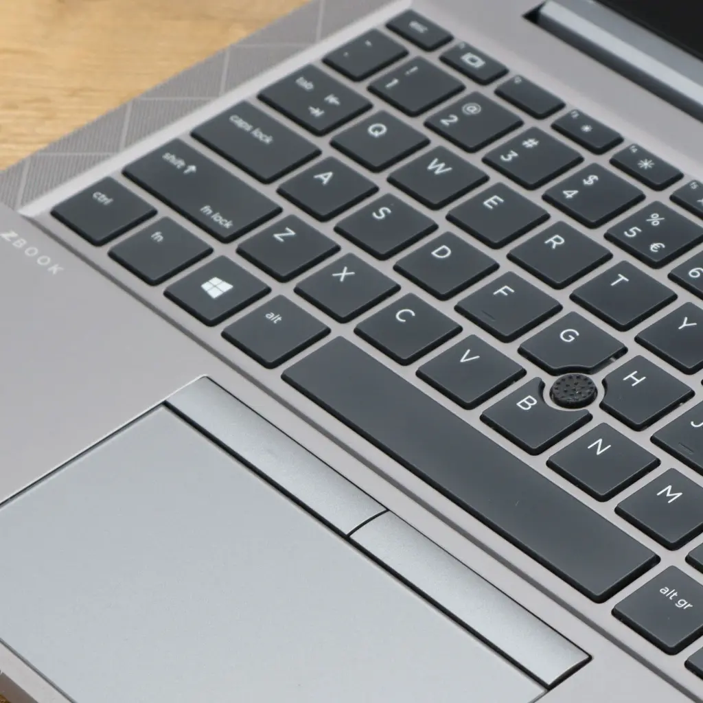 Portátil HP Zbook Firefly 14 G7 i5-10310U 16 GB RAM 256 GB NVME 14_ Full HD Clase B (1).webp