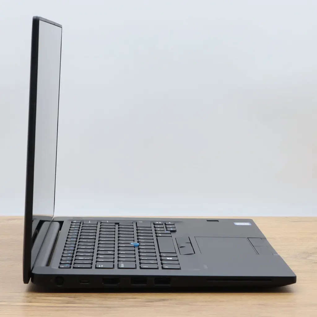 Portátil Dell Latitude 7480 i5-7300U 8 GB RAM 256 GB SSD Pantalla táctil FHD de 14_ Clase B (5).webp