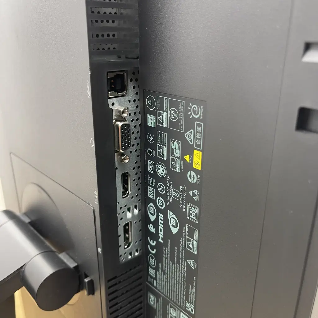 Monitor LED IPS WUXGA ThinkVision T25D de 25_ con resolución 1920 x 1200, clase A (7).webp