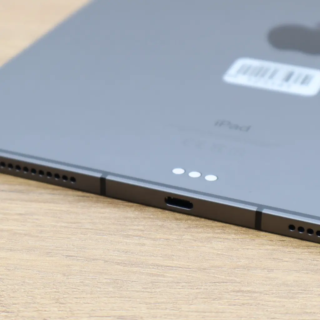 Tableta Apple iPad Air 4 64 GB gris espacial de 10,9_ + Celular Clase A (5).webp