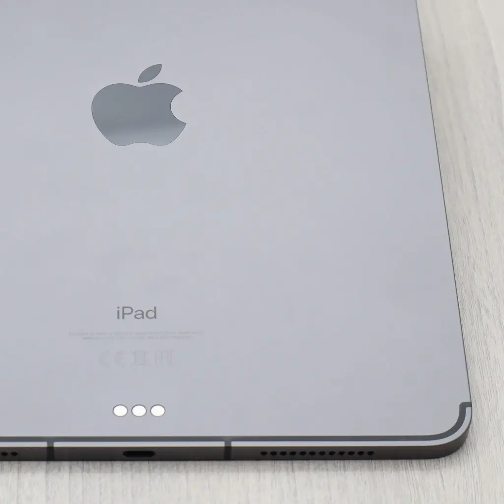 Tableta Apple iPad Air 4 64 GB gris espacial de 10,9_ + Celular Clase A (3).webp