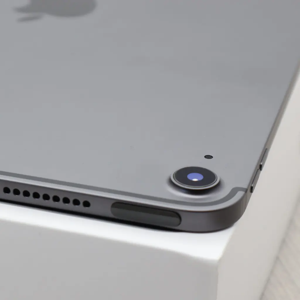 Tableta Apple iPad Air 4 64 GB gris espacial de 10,9_ + Celular Clase A (10).webp