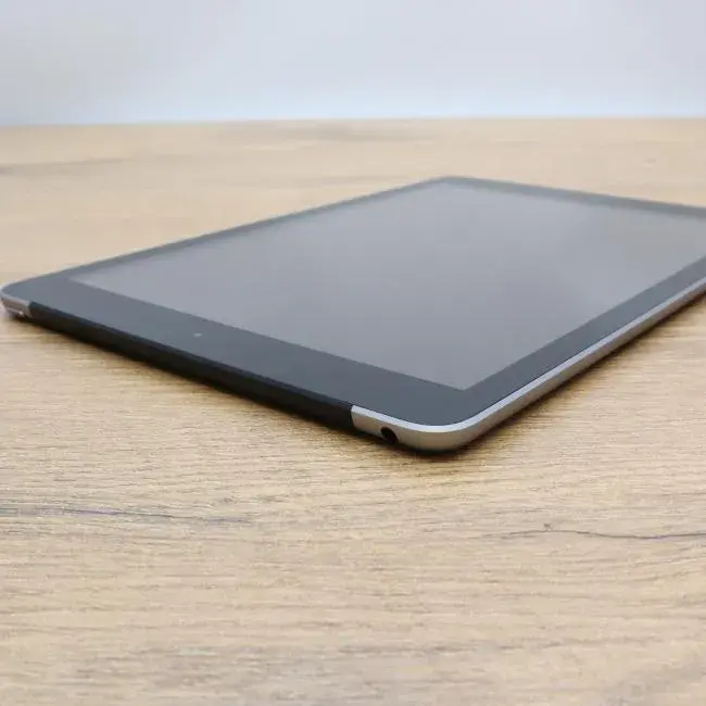 imgi_7_Tani-Tablet-Apple-iPad-5-A1823-128GB-Celluar-LTE-Gwiezdna-Szarosc-9%2C7-cali-Klasa-A-idealny-do-pracy-zdalnej%2C-do-pracy-biurowej-i-do-domu.webp