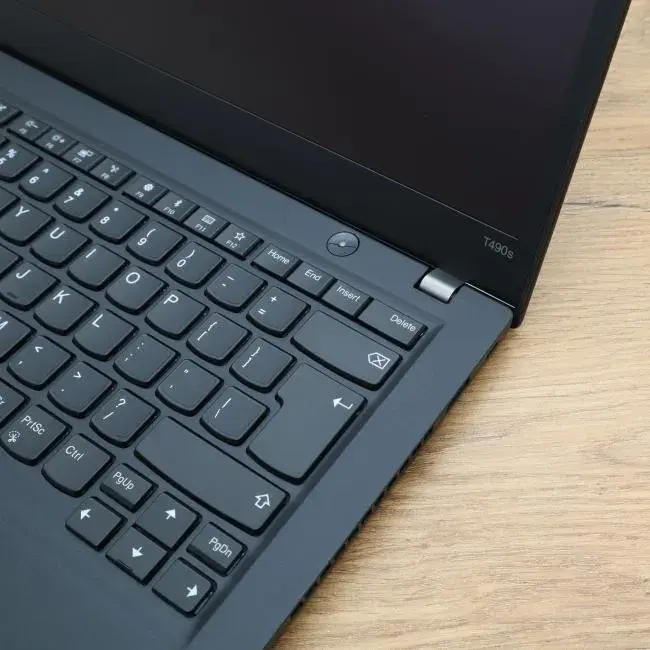 Lenovo ThinkPad T490s (5).webp