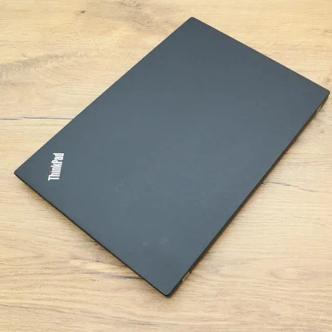 Lenovo ThinkPad T490s (3).webp