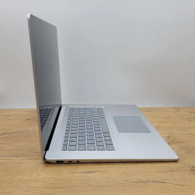 Microsoft Surface 3_ (2).webp