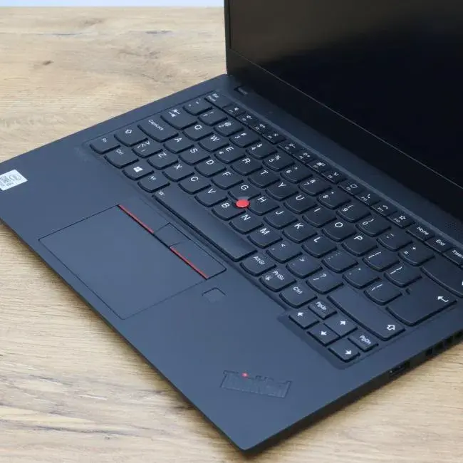 Lenovo Thinkpad X1 Carbon_ (2).webp